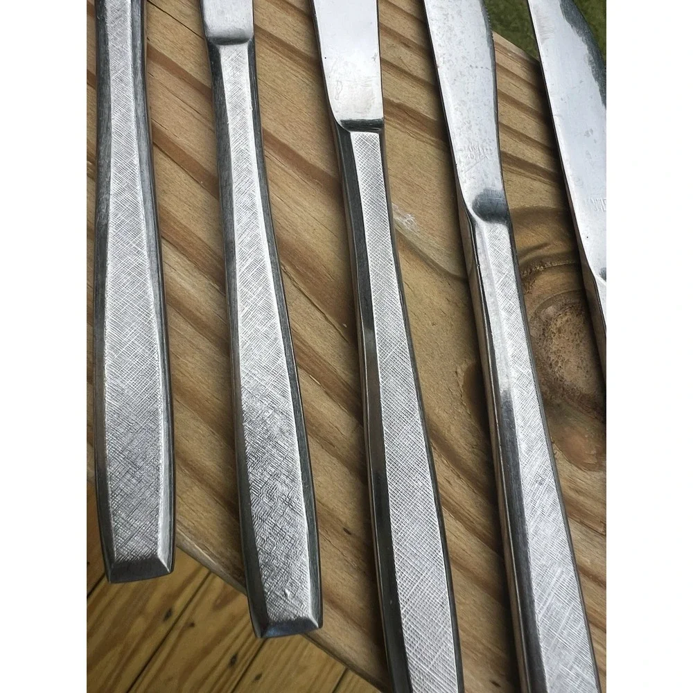 6 Vintage Dinner Knives Butter Knives Spreading Knives Unbranded STAINLESS